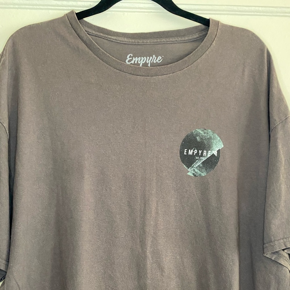 Graphic tee